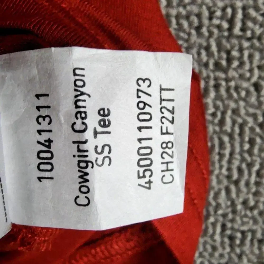 NWT Ariat Shirt Womens Small Red Cowgirl Canyon Cropped Western Graphic Tee